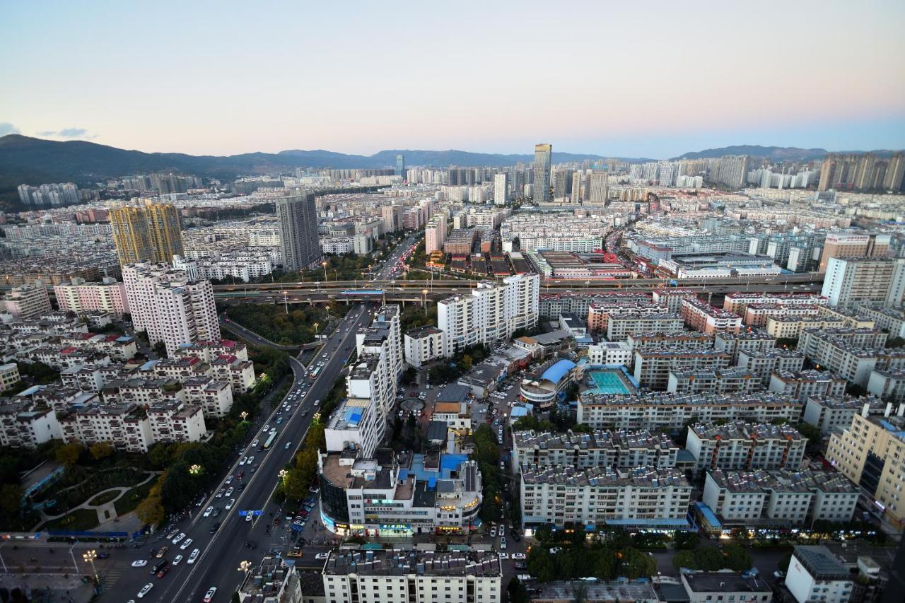 Kunming Hotel High Sky View Hotel Exterior photo